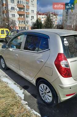 Хэтчбек Hyundai i10 2012 в 