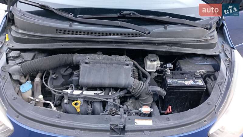 Хэтчбек Hyundai i10 2011 в Одессе