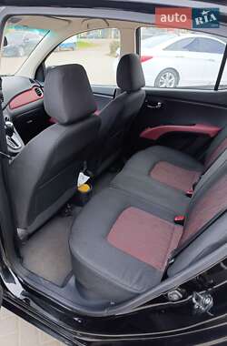 Хэтчбек Hyundai i10 2013 в 