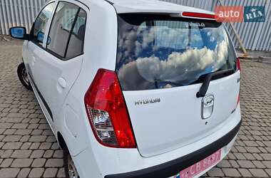 Хэтчбек Hyundai i10 2009 в 