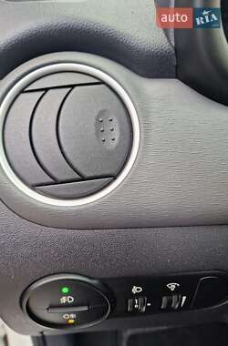 Хэтчбек Hyundai i10 2009 в 
