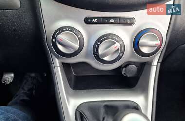 Хэтчбек Hyundai i10 2009 в 
