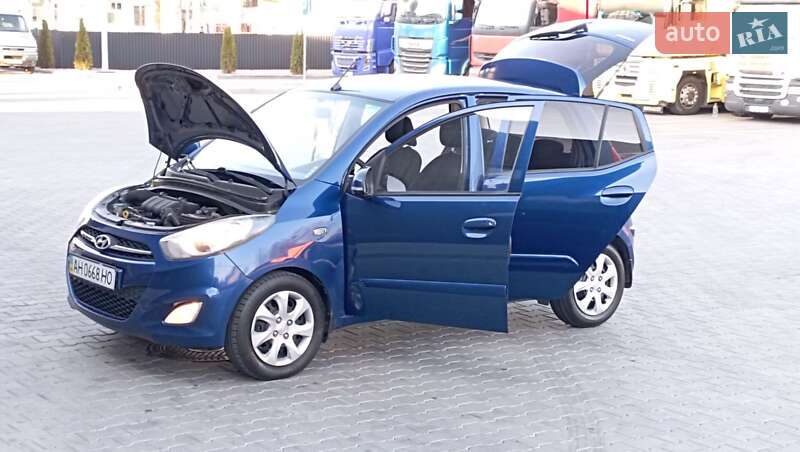 Хэтчбек Hyundai i10 2011 в Одессе