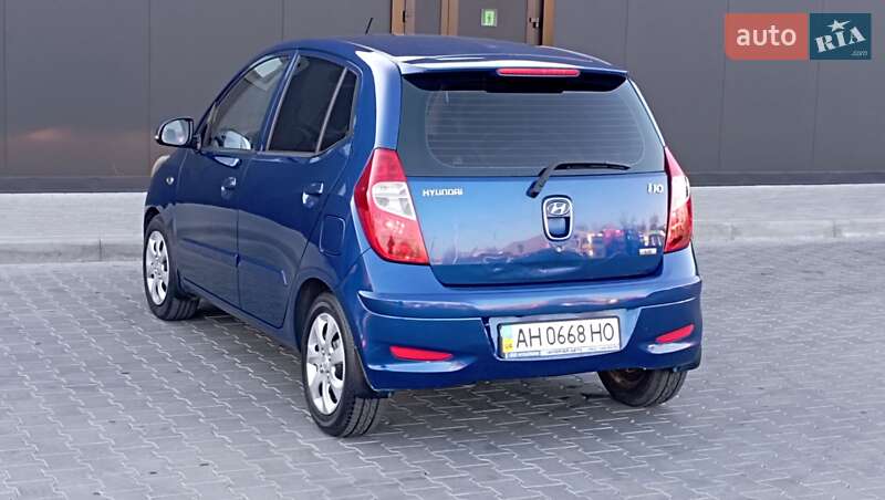 Хэтчбек Hyundai i10 2011 в Одессе