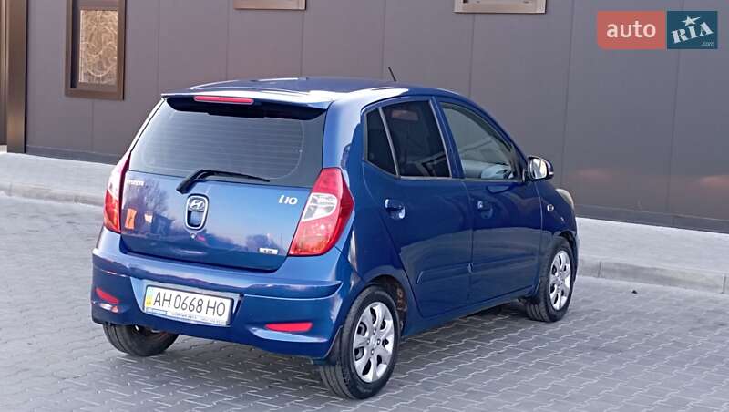 Хэтчбек Hyundai i10 2011 в Одессе