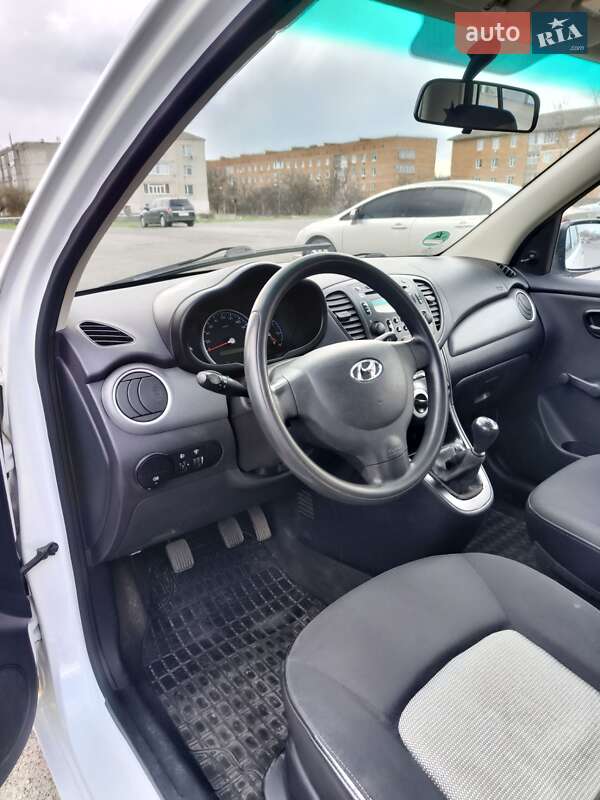 Хэтчбек Hyundai i10 2009 в Тульчине