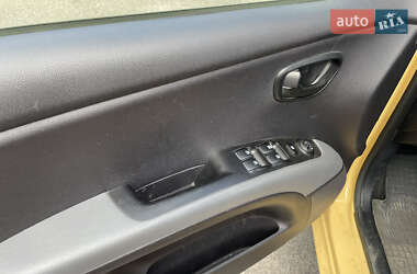 Хетчбек Hyundai i10 2008 в 