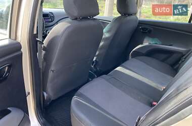 Хэтчбек Hyundai i10 2008 в 