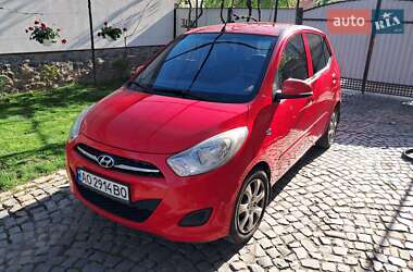 Хэтчбек Hyundai i10 2012 в 