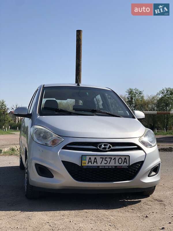 Хэтчбек Hyundai i10 2013 в 