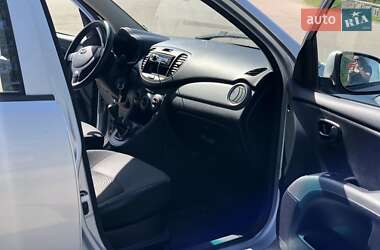 Хэтчбек Hyundai i10 2013 в 