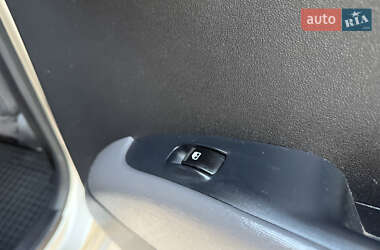 Хетчбек Hyundai i10 2012 в 