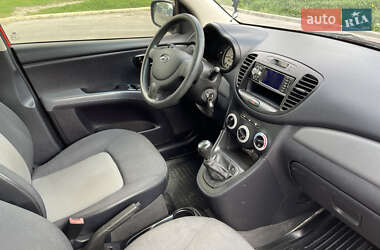 Хэтчбек Hyundai i10 2008 в 