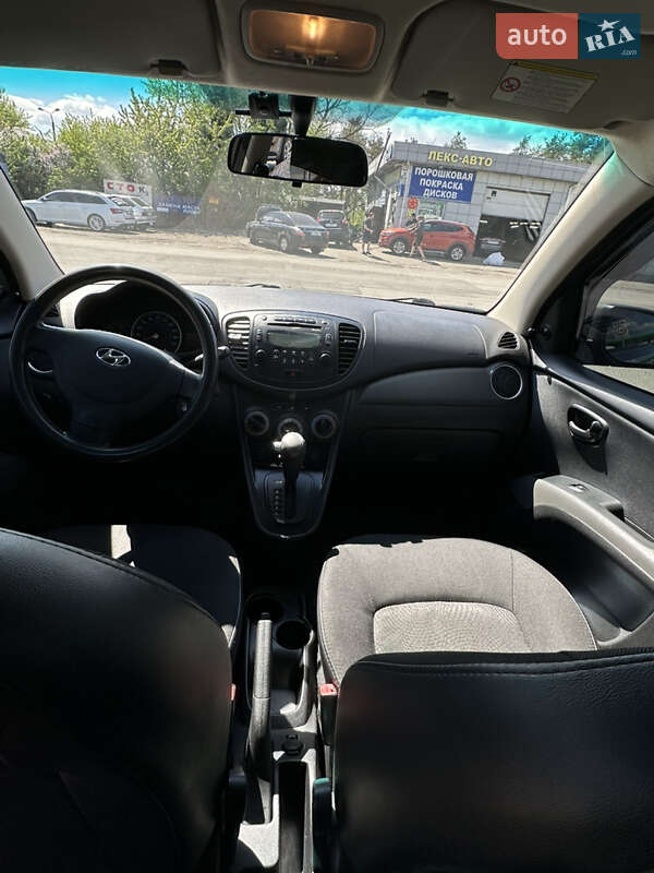Хэтчбек Hyundai i10 2011 в Киеве