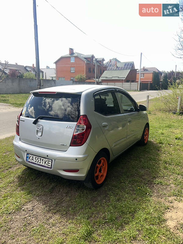 Хэтчбек Hyundai i10 2012 в Броварах