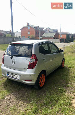 Хэтчбек Hyundai i10 2012 в 