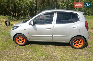 Хэтчбек Hyundai i10 2012 в 