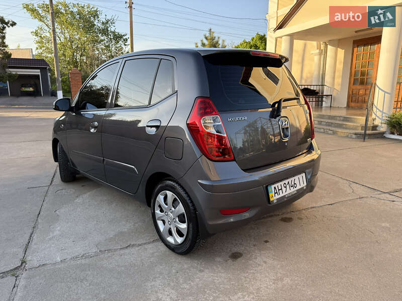 Хэтчбек Hyundai i10 2012 в Одессе