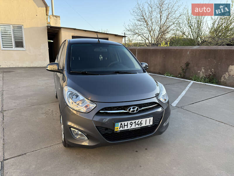 Хэтчбек Hyundai i10 2012 в Одессе