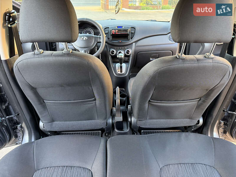 Хэтчбек Hyundai i10 2012 в Одессе
