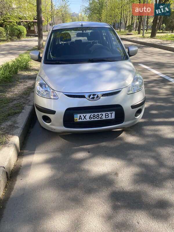 Хэтчбек Hyundai i10 2008 в 