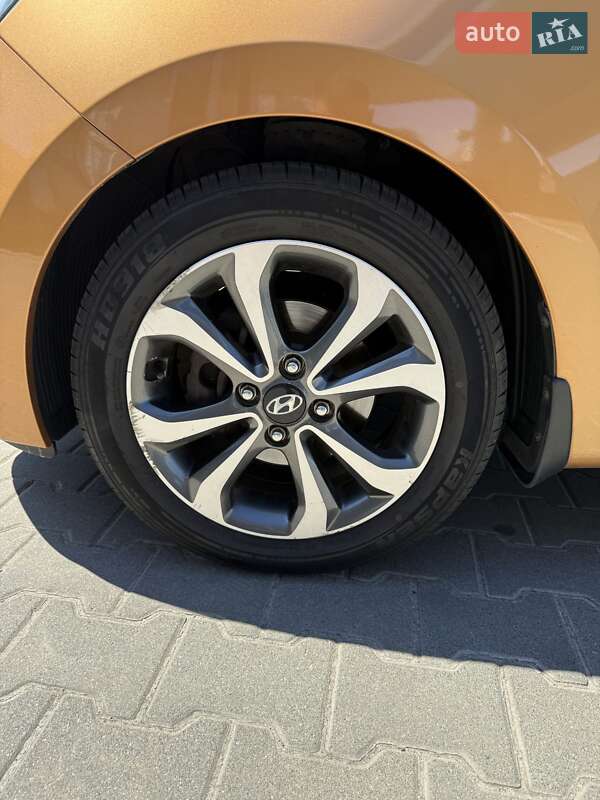 Хэтчбек Hyundai i10 2014 в Киеве