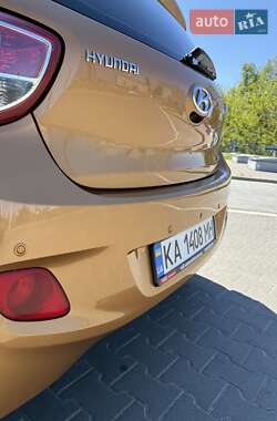 Хэтчбек Hyundai i10 2014 в 