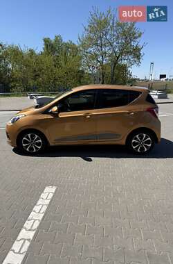 Хэтчбек Hyundai i10 2014 в 