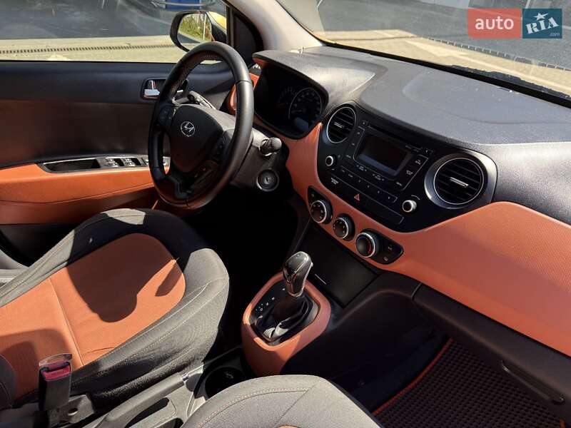 Хэтчбек Hyundai i10 2014 в Киеве