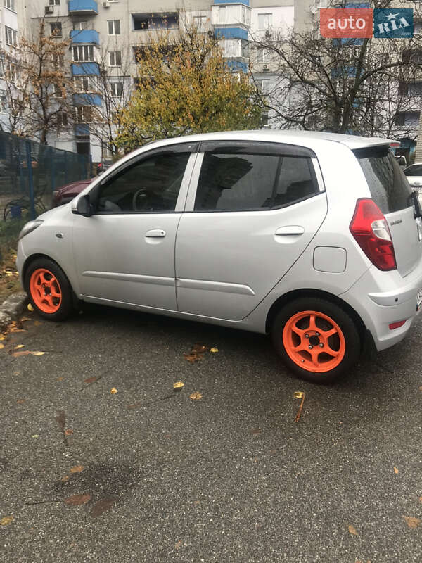 Хэтчбек Hyundai i10 2012 в Броварах