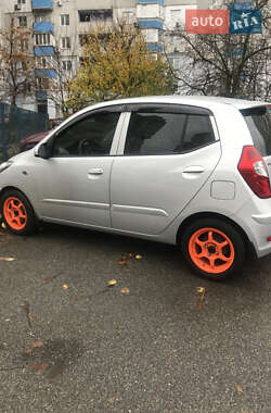 Хэтчбек Hyundai i10 2012 в 