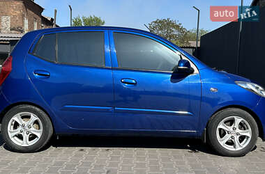 Хетчбек Hyundai i10 2011 в 