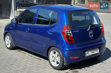 Хетчбек Hyundai i10 2011 в 