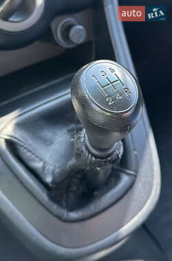 Хетчбек Hyundai i10 2011 в 