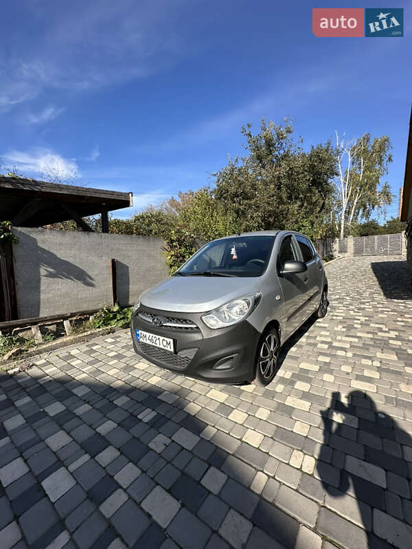 Хэтчбек Hyundai i10 2011 в 