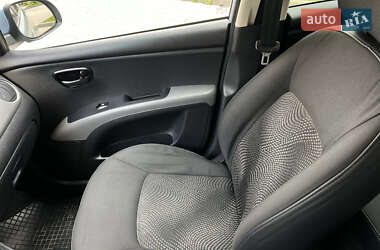 Хетчбек Hyundai i10 2012 в 