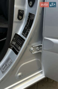 Хетчбек Hyundai i10 2012 в 