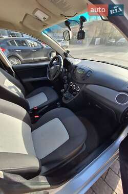 Хэтчбек Hyundai i10 2010 в 