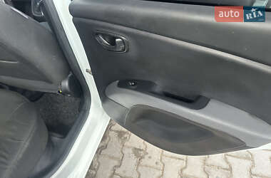 Хэтчбек Hyundai i10 2011 в 