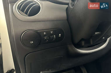 Хэтчбек Hyundai i10 2011 в 