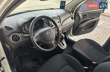 Хэтчбек Hyundai i10 2011 в 