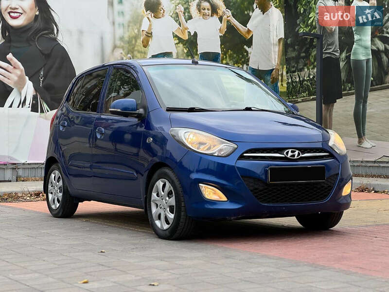 Хэтчбек Hyundai i10 2011 в Одессе