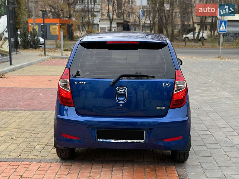 Хэтчбек Hyundai i10 2011 в Одессе
