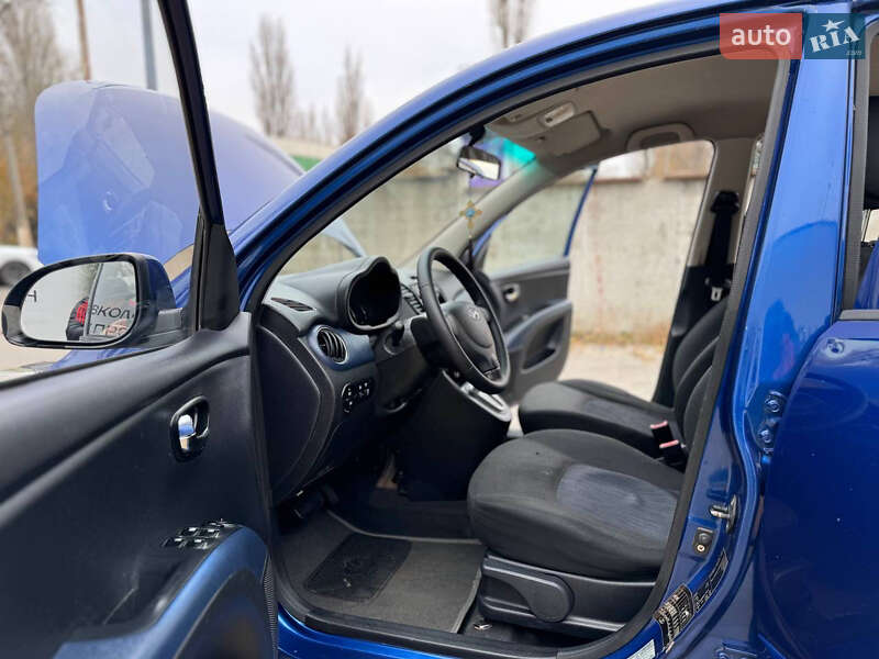 Хэтчбек Hyundai i10 2011 в Одессе