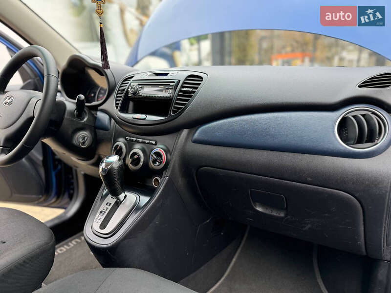 Хэтчбек Hyundai i10 2011 в Одессе
