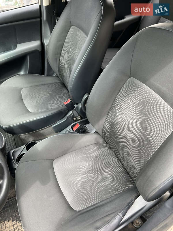 Хэтчбек Hyundai i10 2013 в Харькове фото 23 Хэтчбек Hyundai i10 2013 в Харькове