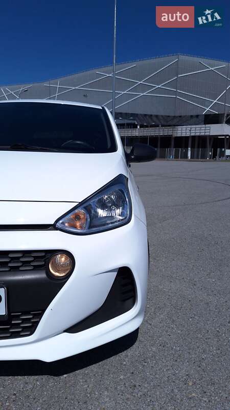 Хэтчбек Hyundai i10 2017 в Львове