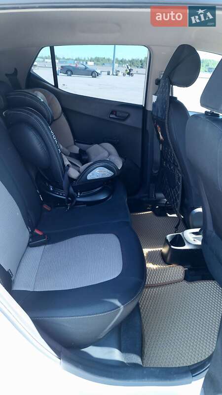 Хэтчбек Hyundai i10 2017 в Львове