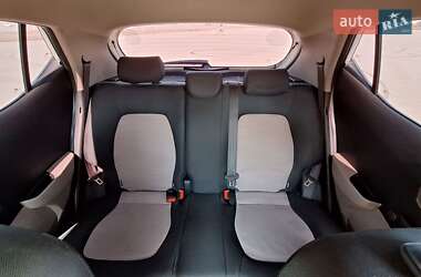 Хэтчбек Hyundai i10 2017 в 