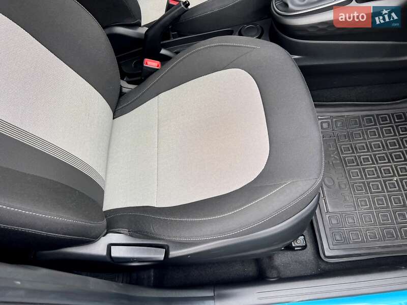 Хетчбек Hyundai i10 2023 в Києві